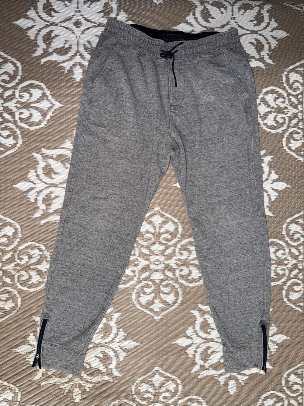 Abercrombie & Fitch Gray Athletic Zip-Cuff Jogger Pants